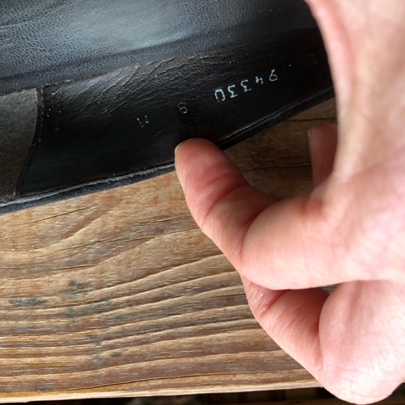 Stuart Weitzman Leopard Flats -8M - Picture 3 of 8